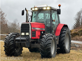 Traktor MASSEY FERGUSON 1000 series