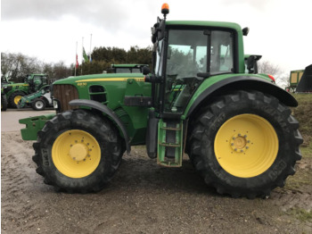 Traktor JOHN DEERE 6830