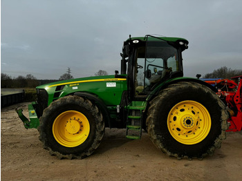 Traktor JOHN DEERE 8R Series