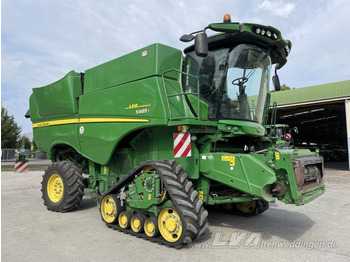 Sklízecí mlátička JOHN DEERE S685