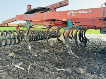 Stroj na obdělávání půdy KVERNELAND