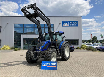 Traktor VALTRA