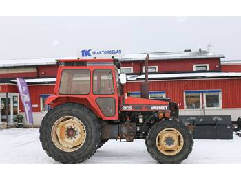 Traktor VALTRA