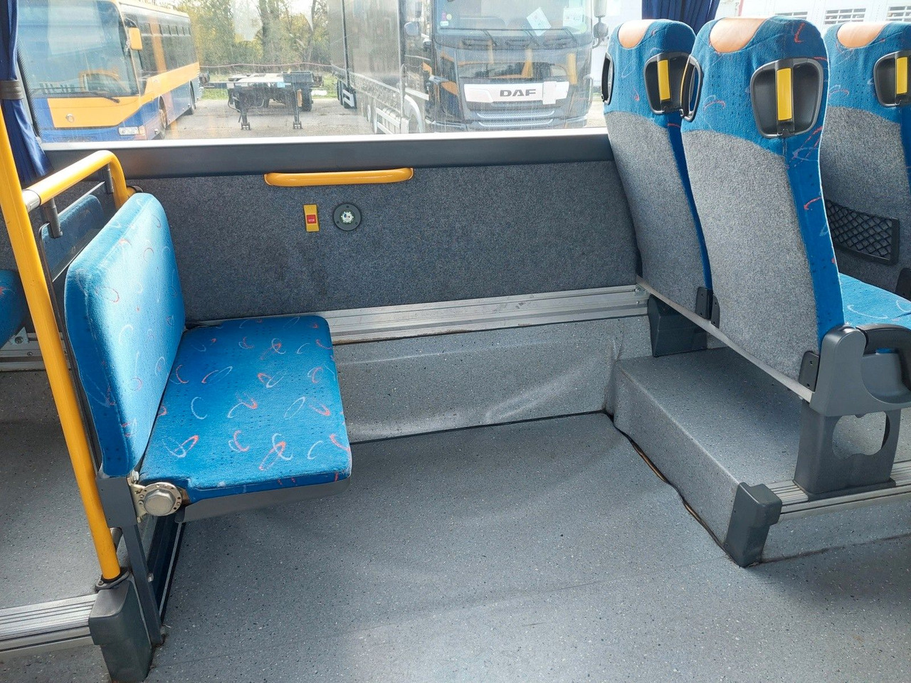 Autobus příměstský Scania Omniexpress 64 Sitzplätze/ Seats