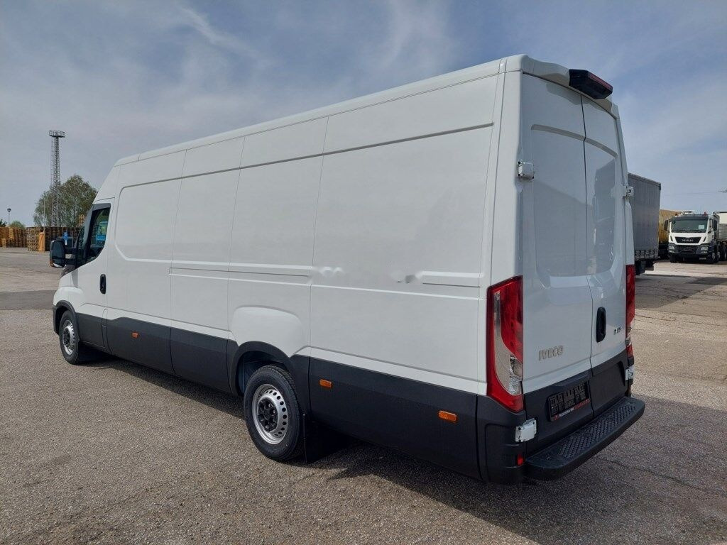 Furgon IVECO Daily 35S18H 4x2