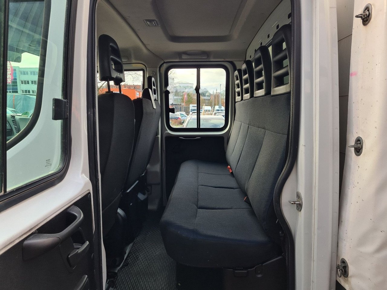 IVECO Daily 35 C15 Doka Curtain side leasing IVECO Daily 35 C15 Doka Curtain side: obrázek 14