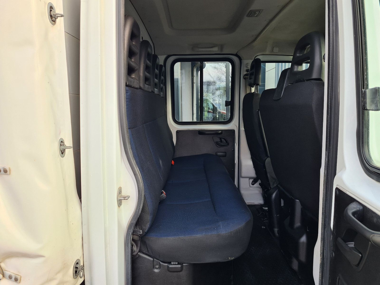 IVECO Daily 35 C15 Doka Curtain side leasing IVECO Daily 35 C15 Doka Curtain side: obrázek 10