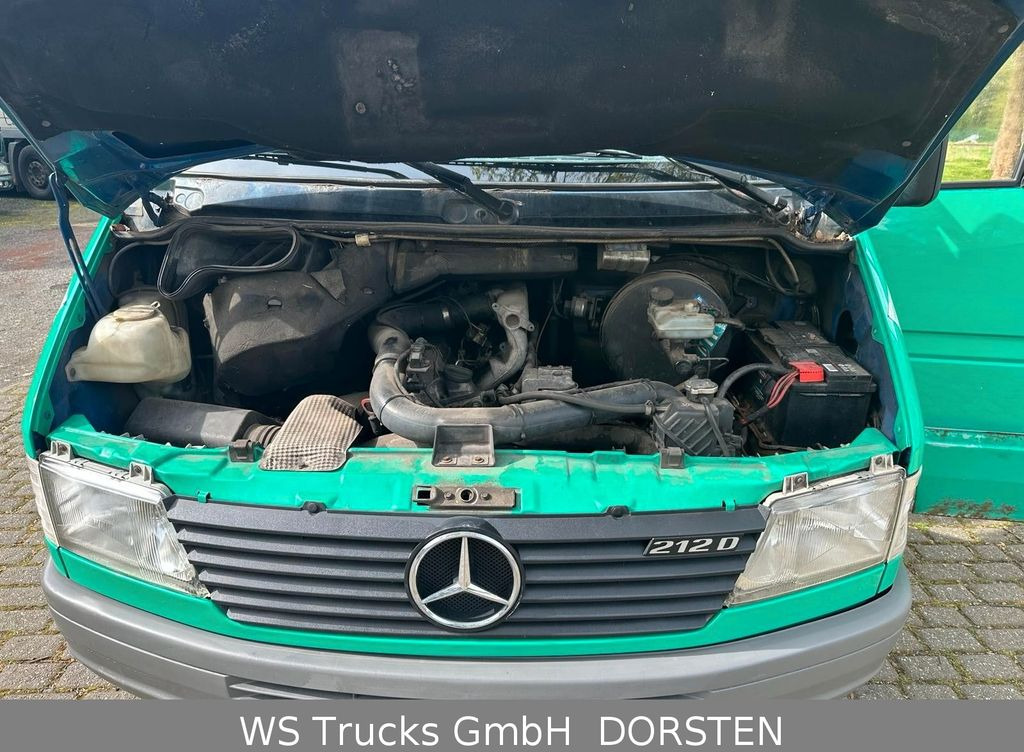Dodávka valník, Dodávka s dvojitou kabinou Mercedes-Benz 212D Pritsche: obrázek 4