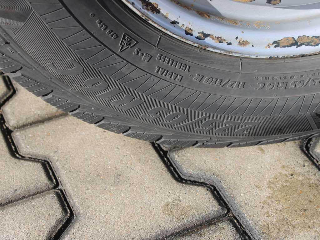 Plachtová dodávka Renault MASTER, EURO 4, HYDRAULIC FRONT, CAMERA