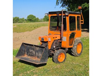 Kubota B7100D - Komunální traktor