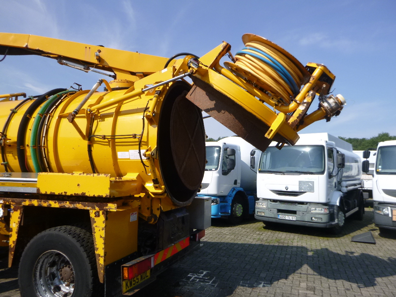 Čistič odpadových jam Volvo FL6 4x2 RHD Whale vacuum tank 8 m3: obrázek 11