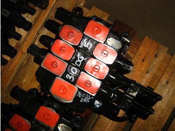 Parker 76033250 - Hydraulický ventil