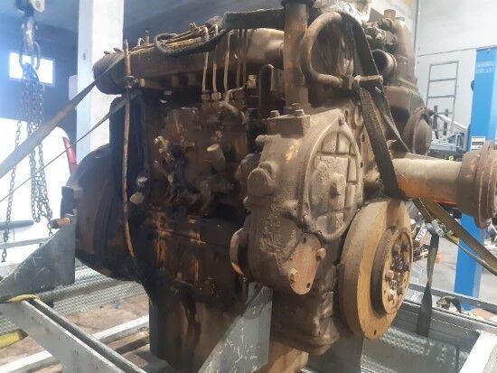 Motor pro Rýpadlo LIEBHERR R912: obrázek 3