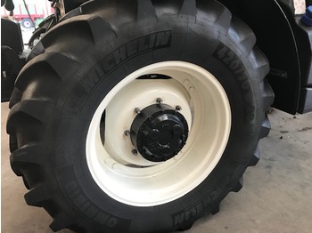 Pneumatiky a ráfky pro Traktor Michelin 520-70R38 en 420-70R28 Banden: obrázek 1