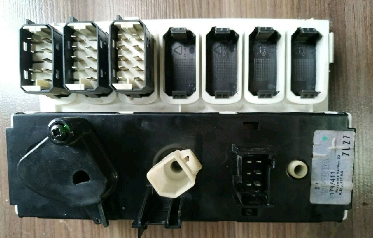 Scania HEATER CONTROLS, HEATER CONTROL PANEL Palubní deska na prodej na