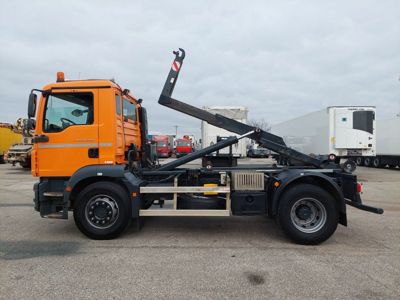 Hákový nosič kontejnerů MAN TGM 18.290 4X2 BB
