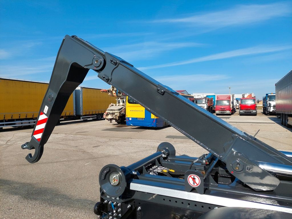 Hákový nosič kontejnerů MAN TGS 33.480 6X4 BL