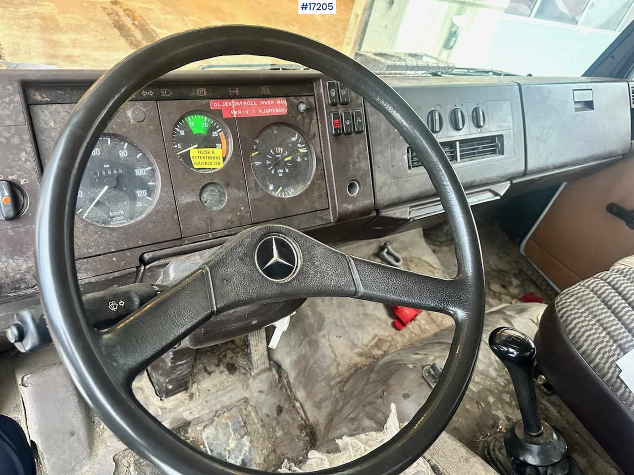 Nákladní automobil valníkový/ Plošinový Mercedes 817: obrázek 39
