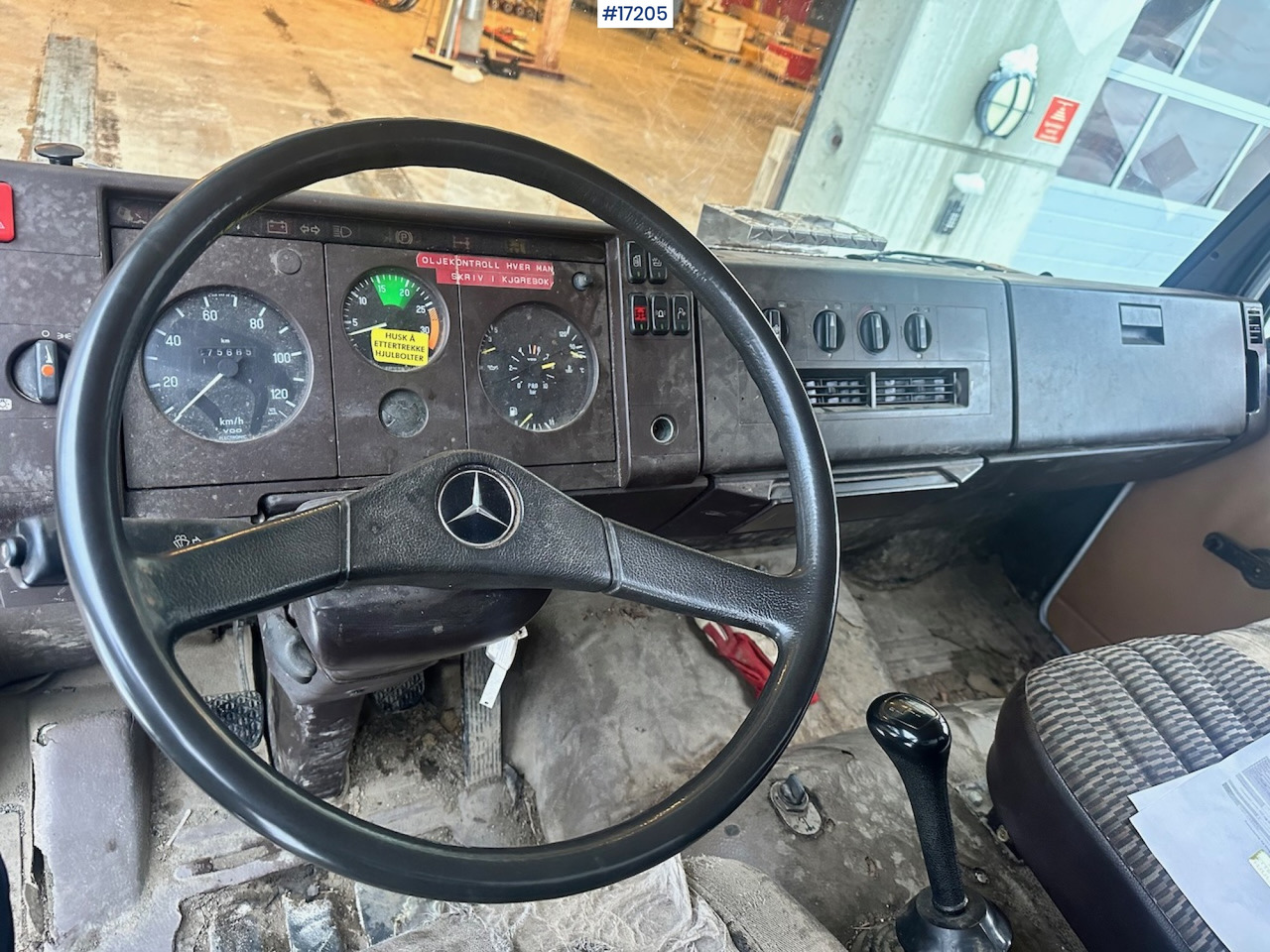 Nákladní automobil valníkový/ Plošinový Mercedes 817: obrázek 37
