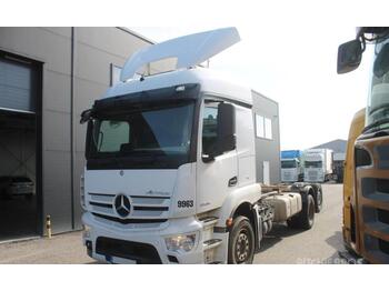 Podvozek s kabinou Mercedes-Benz Actros 2546 6x2 serie 136883 Euro 6: obrázek 1