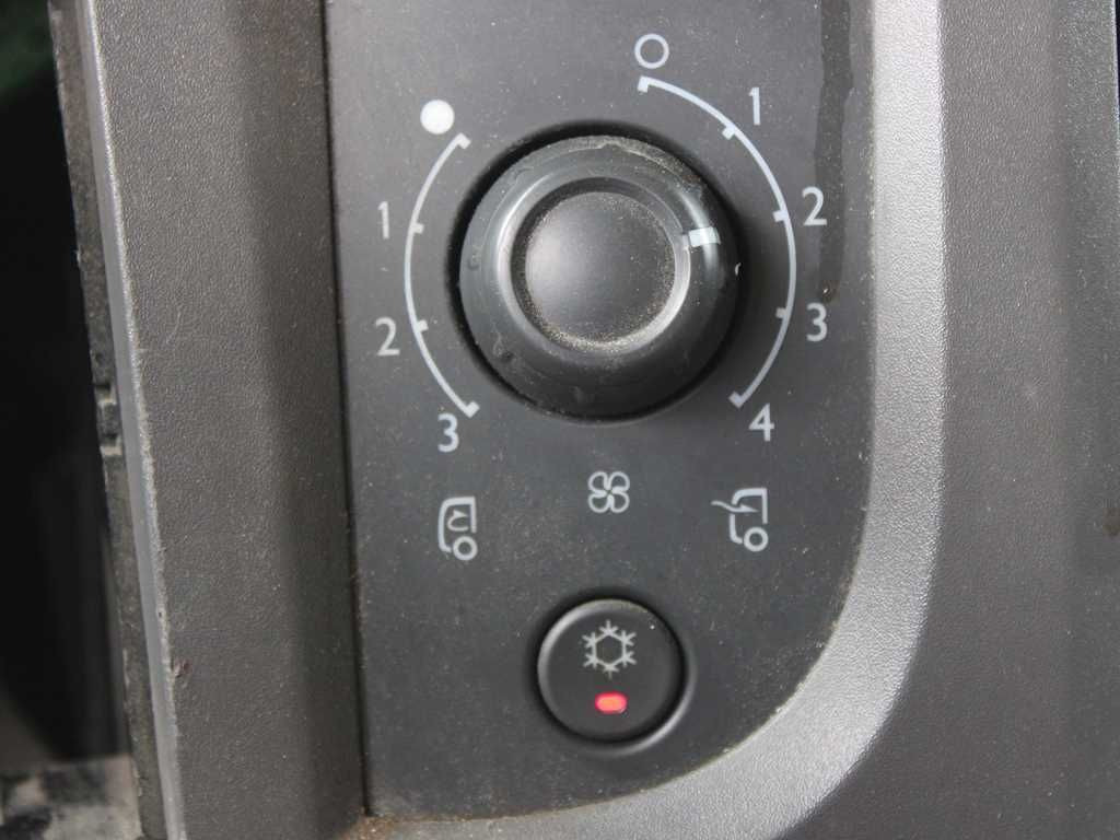 Nákladní automobil valníkový/ Plošinový DAF LF 260, SLEEPING CABIN, EURO 6, PNEU 80%