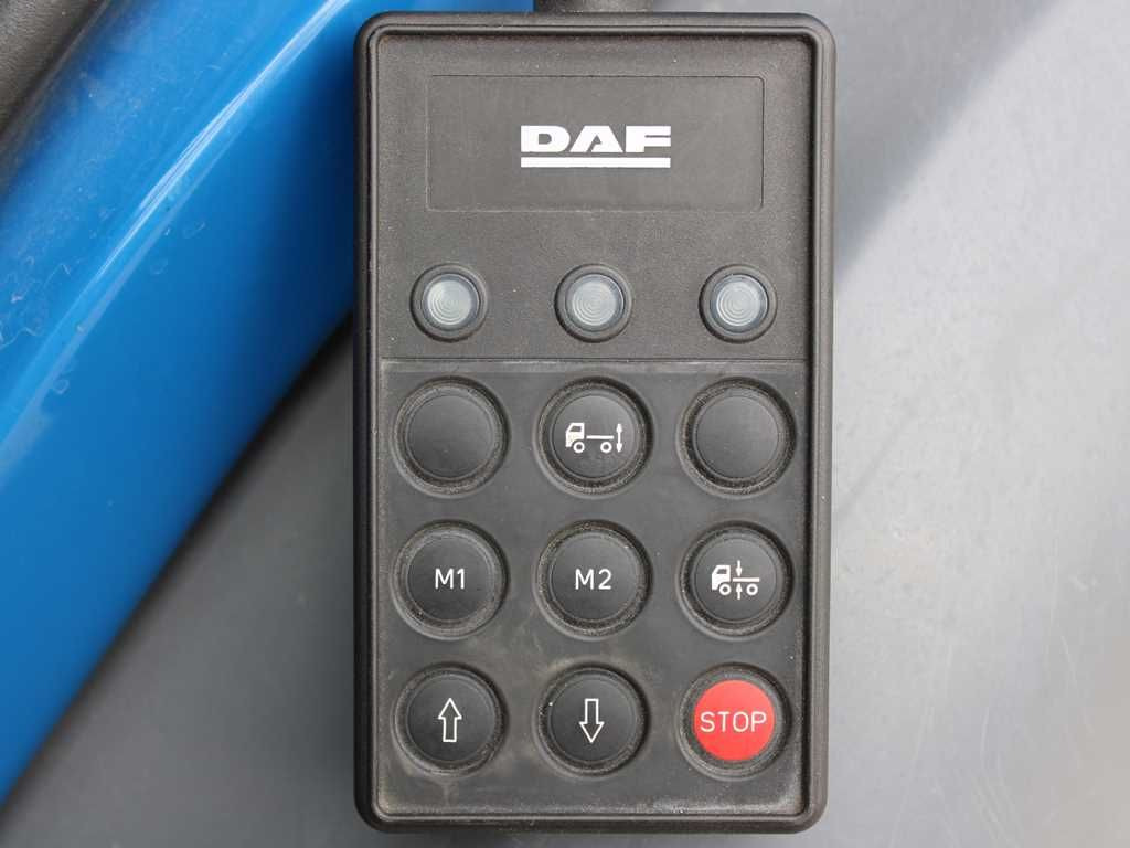 Nákladní automobil valníkový/ Plošinový DAF LF 260, SLEEPING CABIN, EURO 6, PNEU 80%