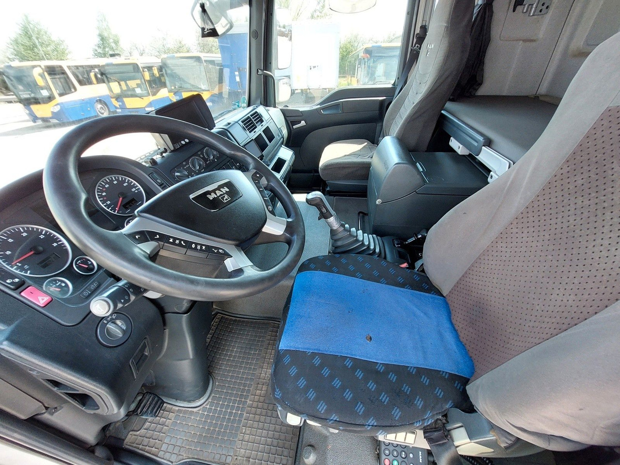 Nákladní automobil valníkový/ Plošinový MAN GA 26.320 6X2-2 BL + Kran Fassi F110AC22