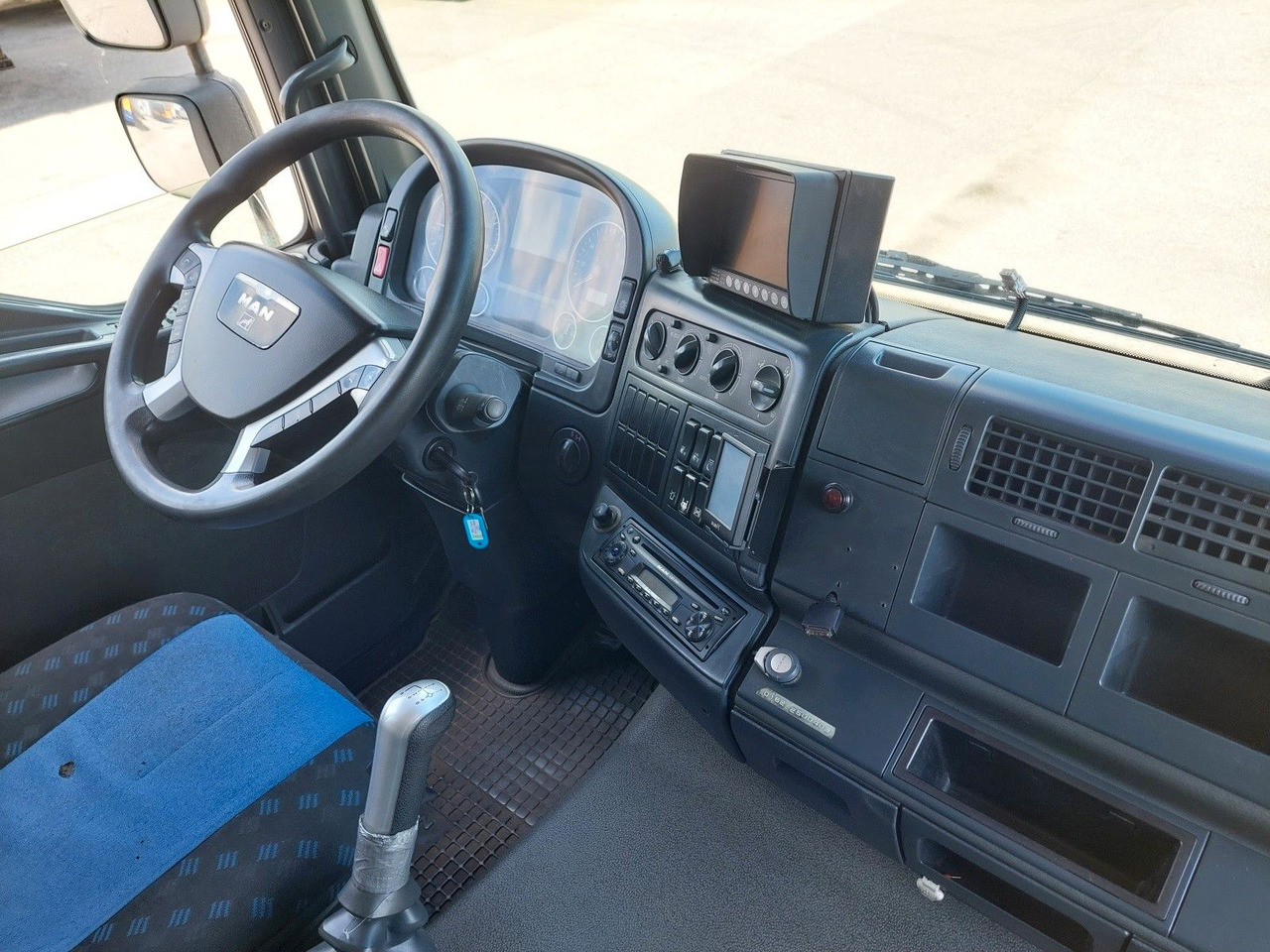 Nákladní automobil valníkový/ Plošinový MAN GA 26.320 6X2-2 BL + Kran Fassi F110AC22