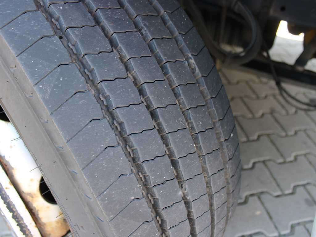 Plachtový nákladní auto DAF LF 260, EURO 6