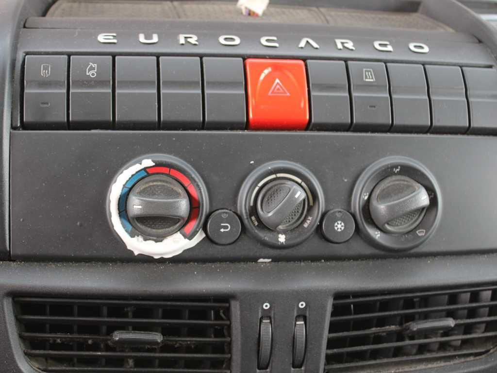 Plachtový nákladní auto Iveco EUROCARGO 160E28, EURO 6