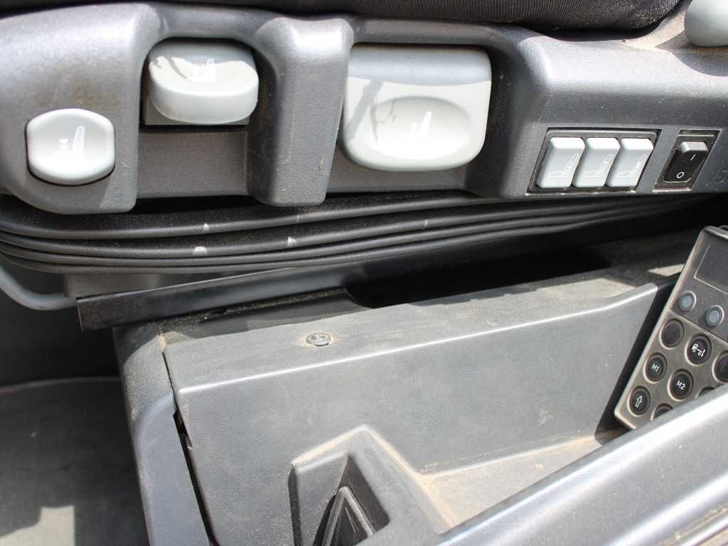 Plachtový nákladní auto Iveco EUROCARGO 160E28, EURO 6