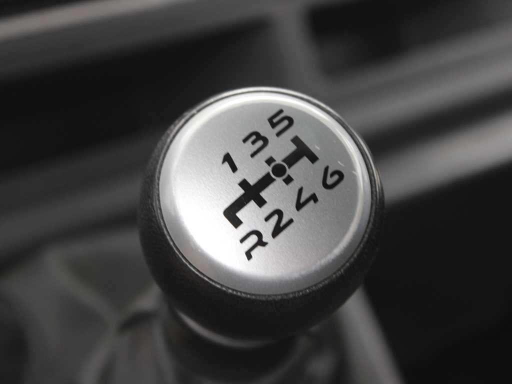 Plachtový nákladní auto Iveco EUROCARGO 75E18, EURO 4 , PNEU 80%