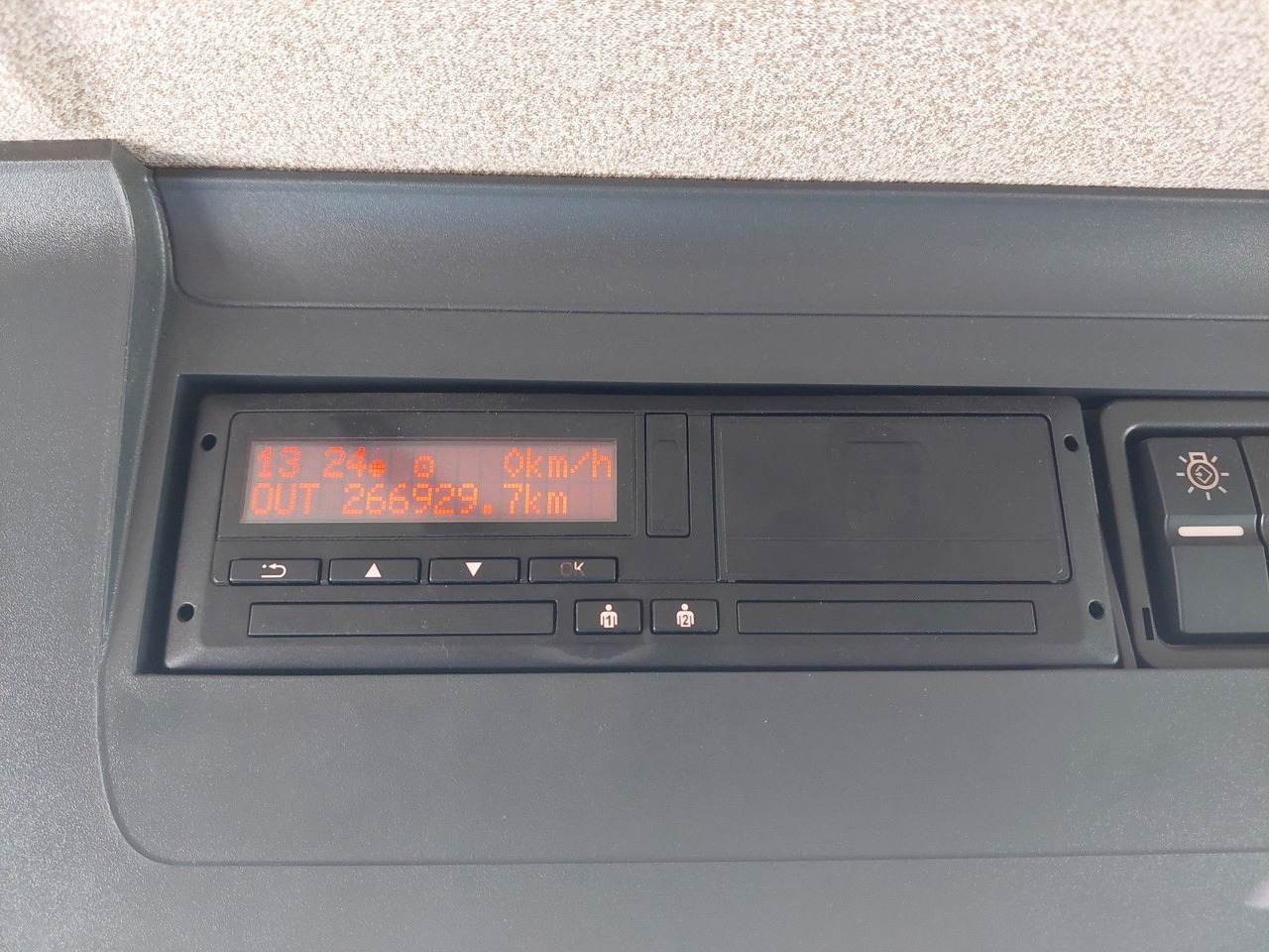 Plachtový nákladní auto MAN TGL 12.250 BL 4x2