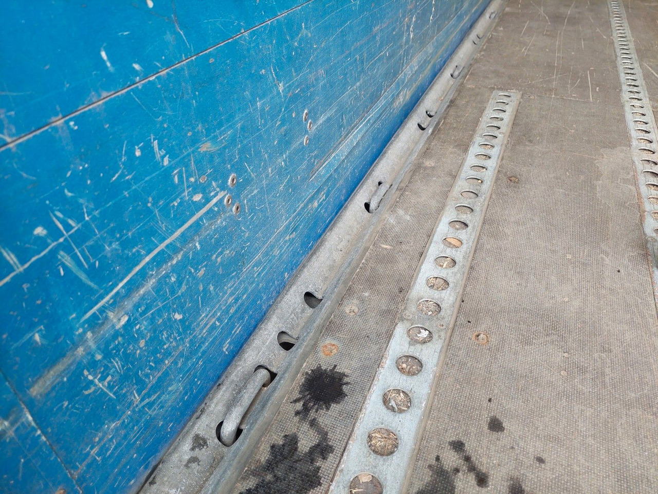 Plachtový nákladní auto MAN TGL 12.250 BL 4x2