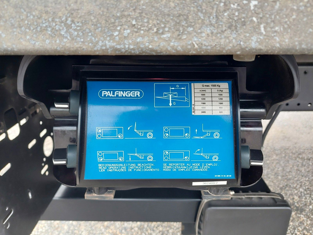 Plachtový nákladní auto MAN TGL 12.250 BL 4x2