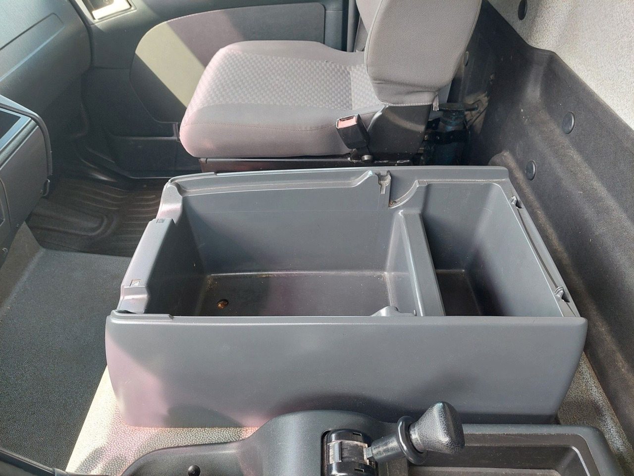 Plachtový nákladní auto MAN TGL 8.180 4X2 BL
