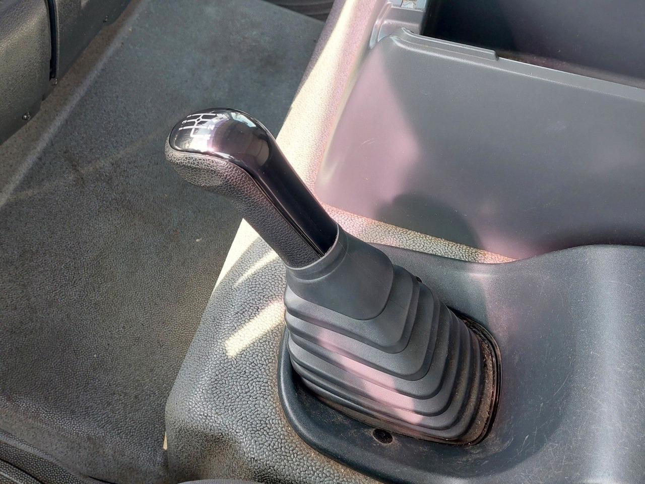 Plachtový nákladní auto MAN TGL 8.180 4X2 BL