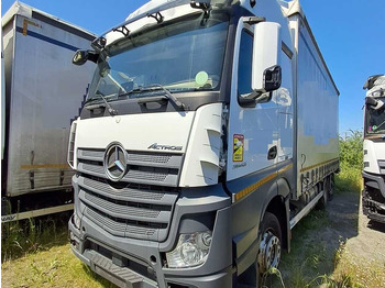 Plachtový nákladní auto  Mercedes-Benz Actros 2542, 6X2