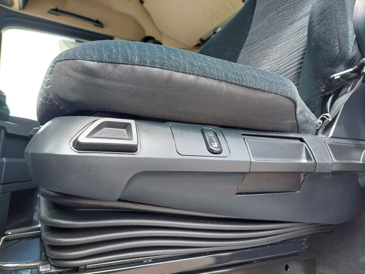 Plachtový nákladní auto Mercedes-Benz Actros 2545 L/NR 6x2 + Wielton PC2K Durchbar