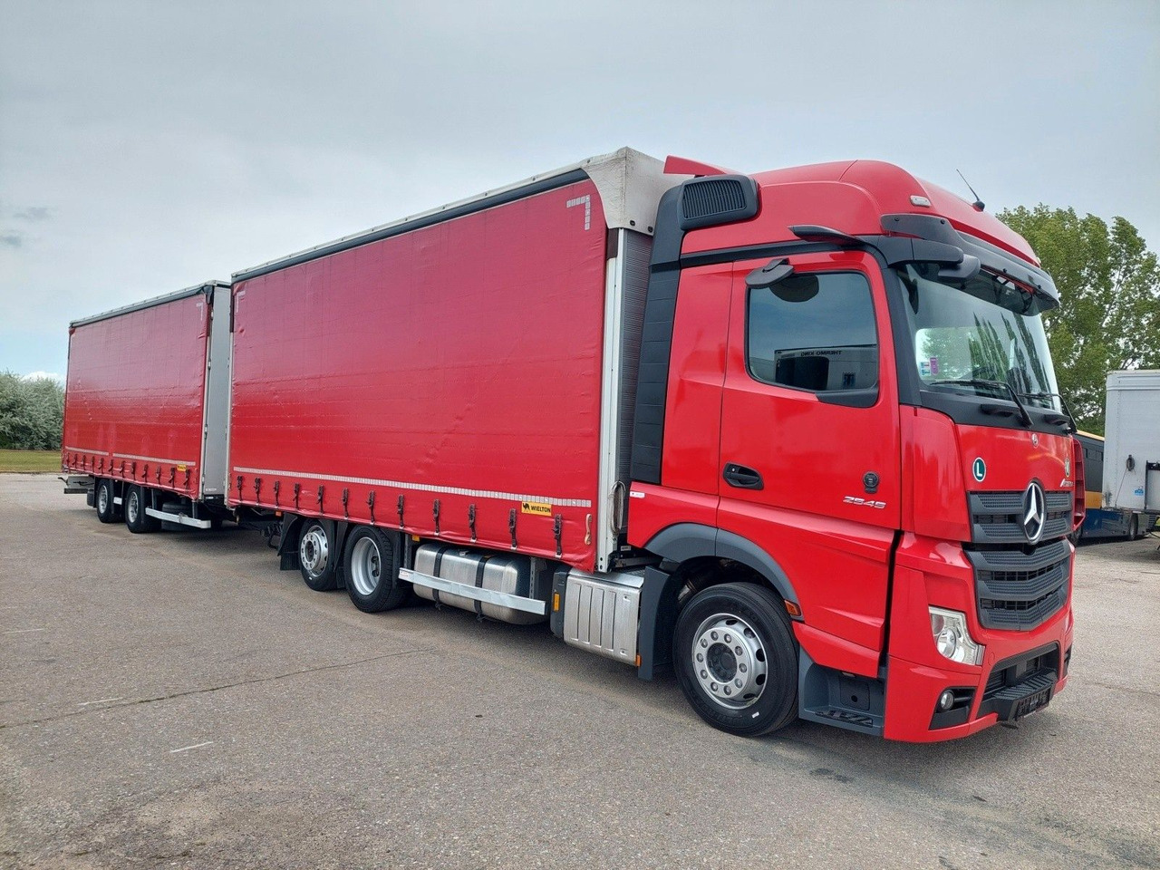 Plachtový nákladní auto Mercedes-Benz Actros 2545 L/NR 6x2 + Wielton PC2K Durchbar
