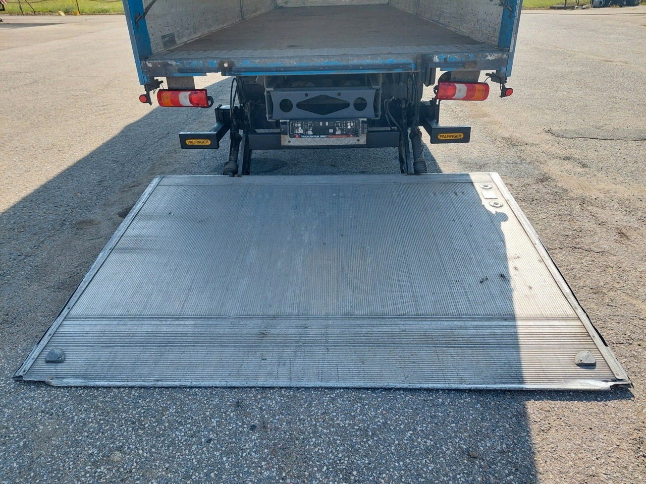 Plachtový nákladní auto Mercedes-Benz Atego 1223 L/NR