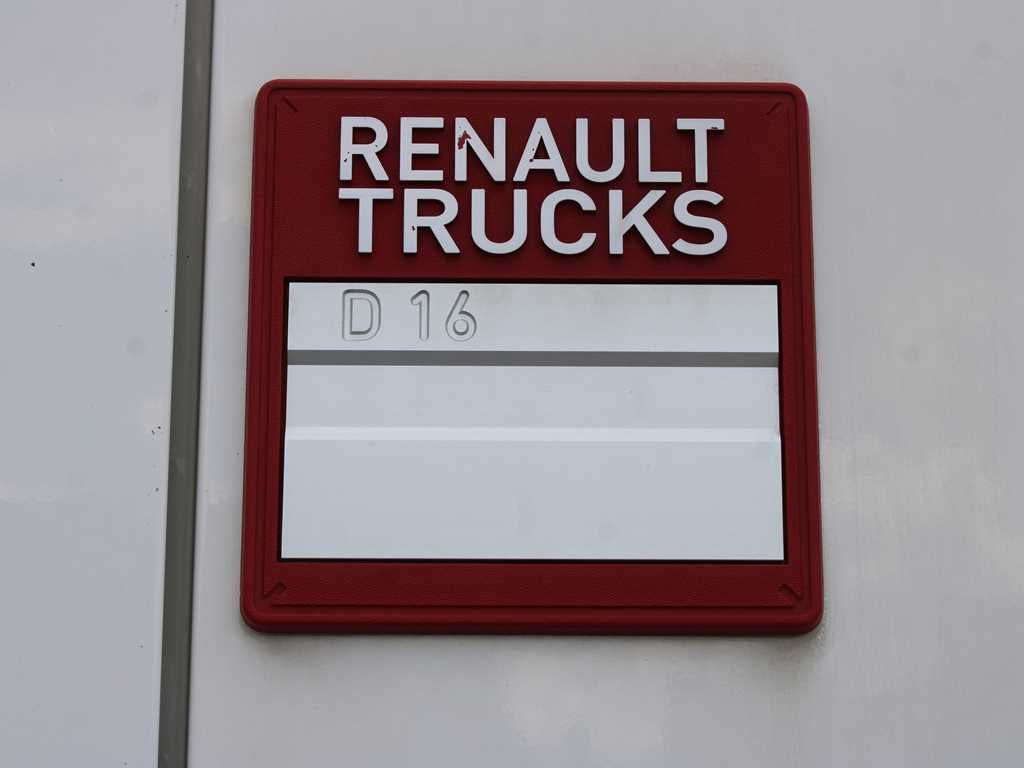 Plachtový nákladní auto Renault D16, EURO 6, LOAD SPACE LENGHT 9,6m!!