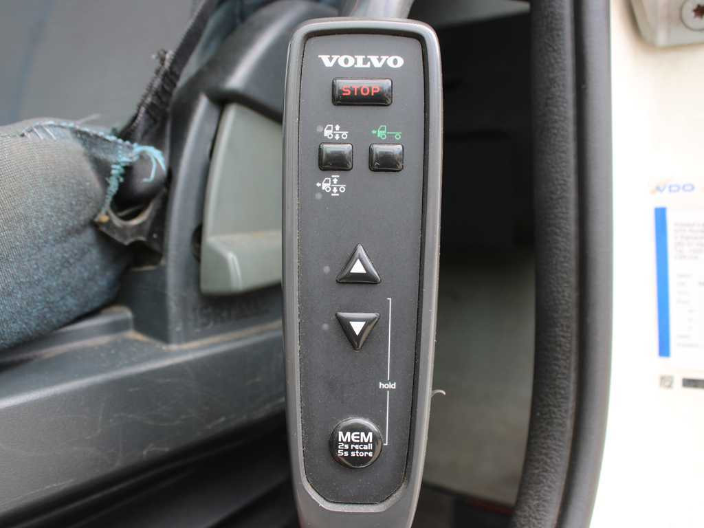 Plachtový nákladní auto Volvo FL 240, EURO 5