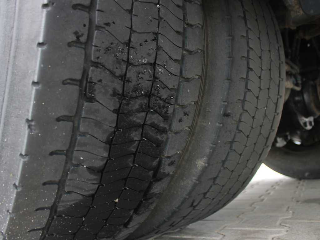 Plachtový nákladní auto Volvo FL 240, EURO 5