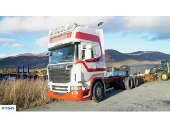 Podvozek s kabinou Scania R730
