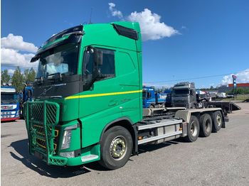 Podvozek s kabinou VOLVO FH13 540 8x4*4