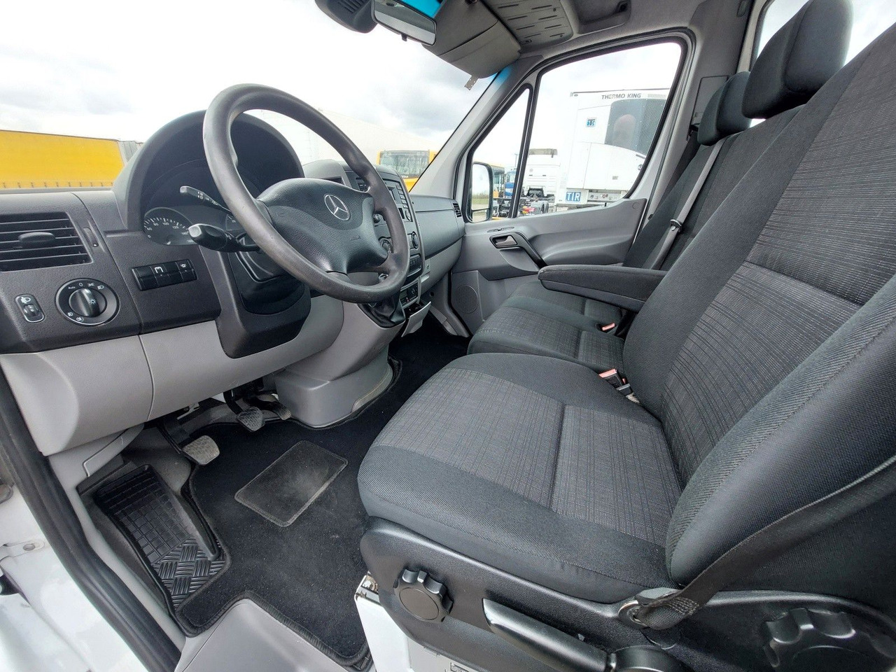 Přepravník automobilů Mercedes-Benz Sprinter II 519 CDI