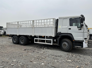 Přepravník zvířat pro dopravu živočichů SINOTRUK HOWO 371 Cargo Truck: obrázek 3