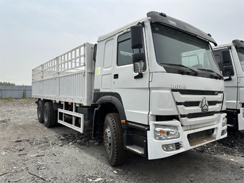 Přepravník zvířat pro dopravu živočichů SINOTRUK HOWO 371 Cargo Truck: obrázek 2
