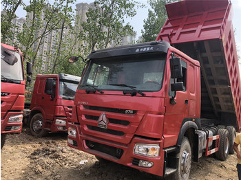 Sklápěč pro dopravu cementu Sinotruk Howo Dump truck: obrázek 1